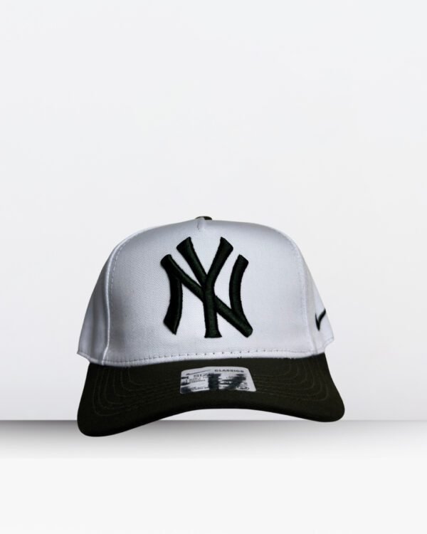 Gorra Beisbolera NY Blanco y verde